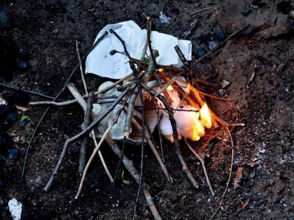 3 основных способа скрыто развести костёр в лесу