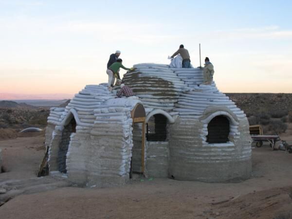 дома из мешков с землей