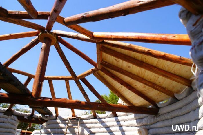 дома из мешков с землей