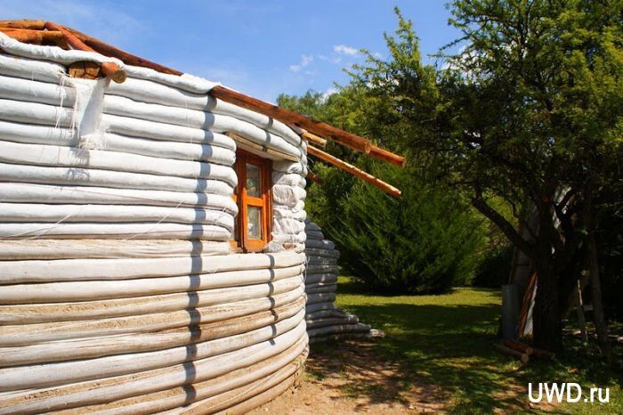 дома из мешков с землей
