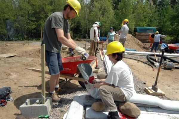 дома из мешков с землей