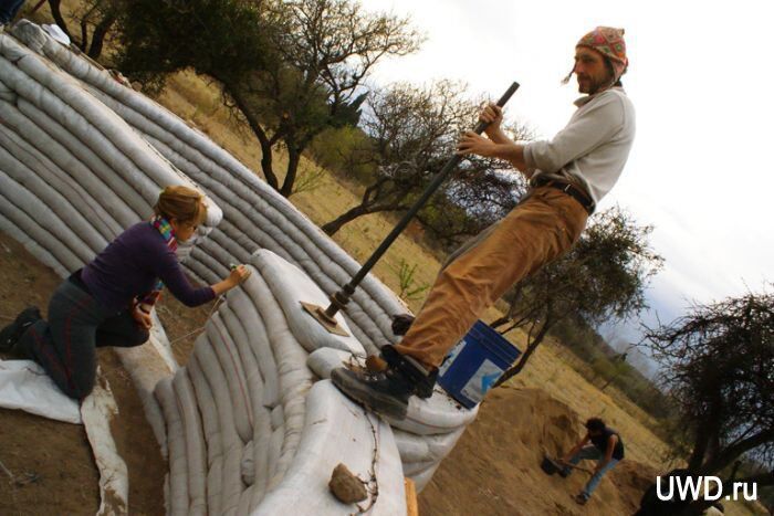 дома из мешков с землей