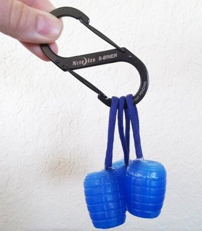 Reusable Shark на карабине