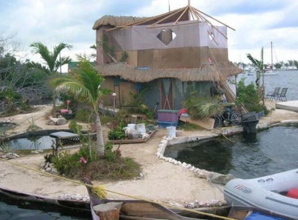 искуственный плавучий остров из пластиковых бутылок