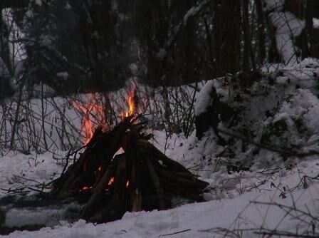 Зимняя ночевка по таежному Зимняя ночевка по таежному