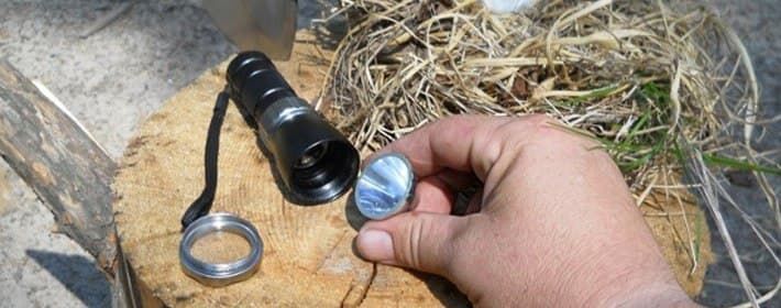 Добываем огонь с помощью фонарика