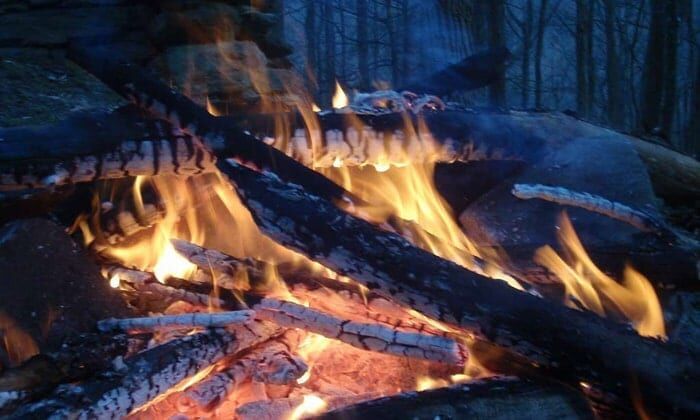Разведение костра — 10 наиболее частых ошибок