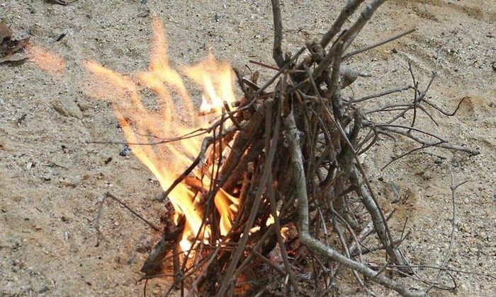 Разведение костра — 10 наиболее частых ошибок