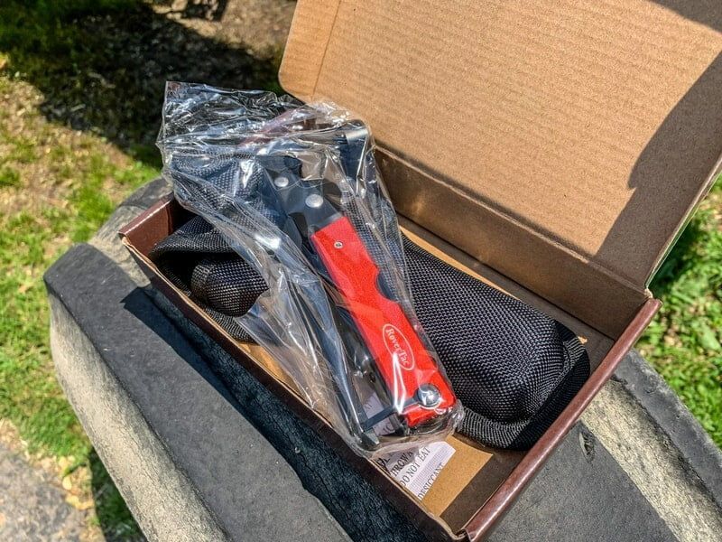 RoverTac: многофункциональный топор для походов и кемпинга