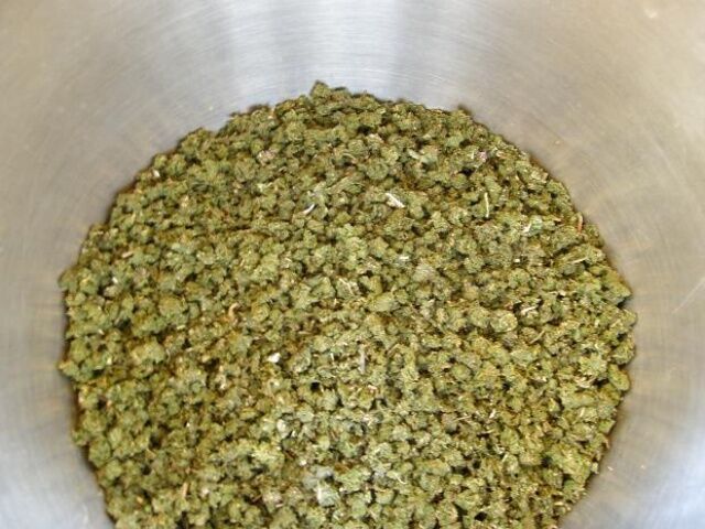 листья иван чая прокрученные через мясорубку, гранулы