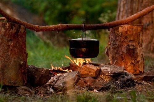 Способы подвеса котелка над костром